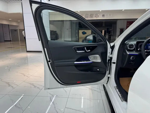 Mercedes-Benz C-Class — Фото автомобиля 11