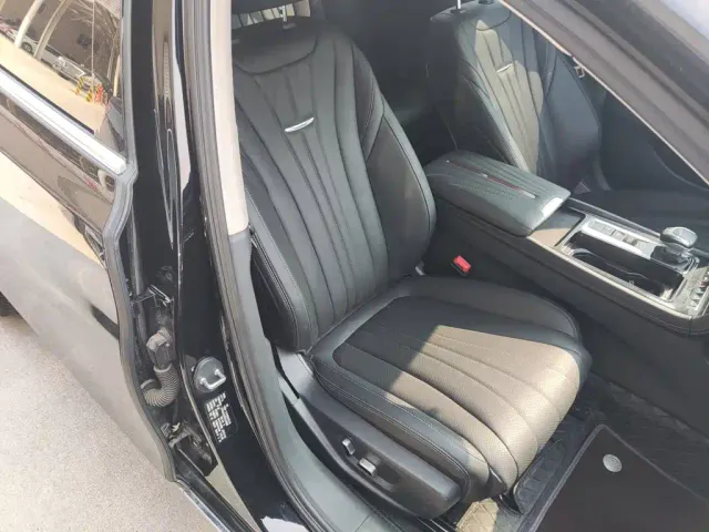 Hongqi H5 — Фото автомобиля 24