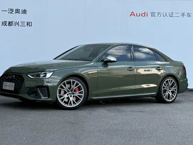 Фотография автомобиля — Audi S4