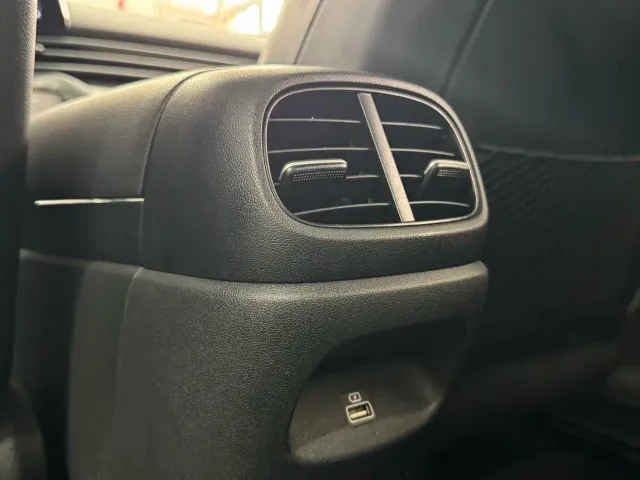 Hyundai Elantra — Фото автомобиля 16