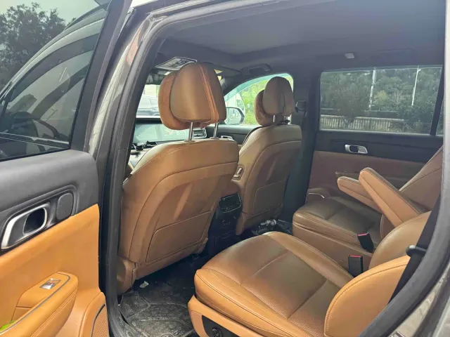 Li Auto ONE — Фото автомобиля 7