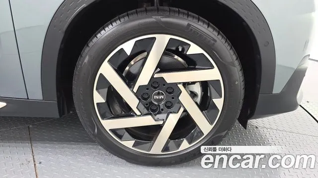 MINI Countryman Electric 3rd Gen — Фото автомобиля 6
