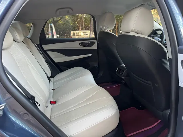 BYD Seal 05 DM-i — Фото автомобиля 12