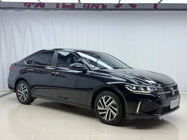 Volkswagen Lavida — Фото автомобиля 3