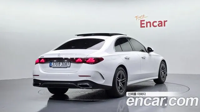 Mercedes-Benz E-Class — Фото автомобиля 2