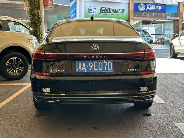 Volkswagen Passat — Фото автомобиля 4