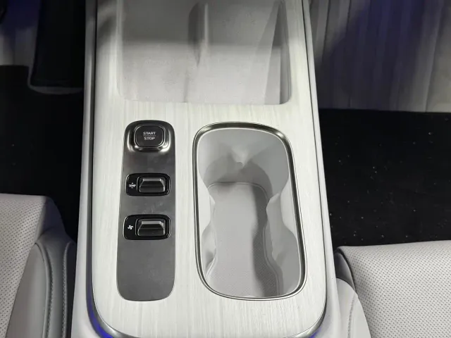 Xiaomi SU7 — Фото автомобиля 12