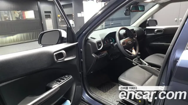 Hyundai Venue — Фото автомобиля 10