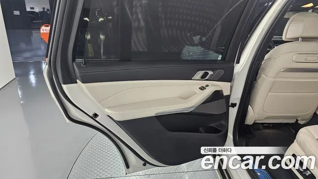 BMW X7 — Фото автомобиля 20