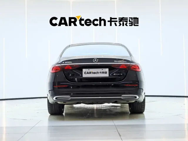 Mercedes-Benz E-Class — Фото автомобиля 4
