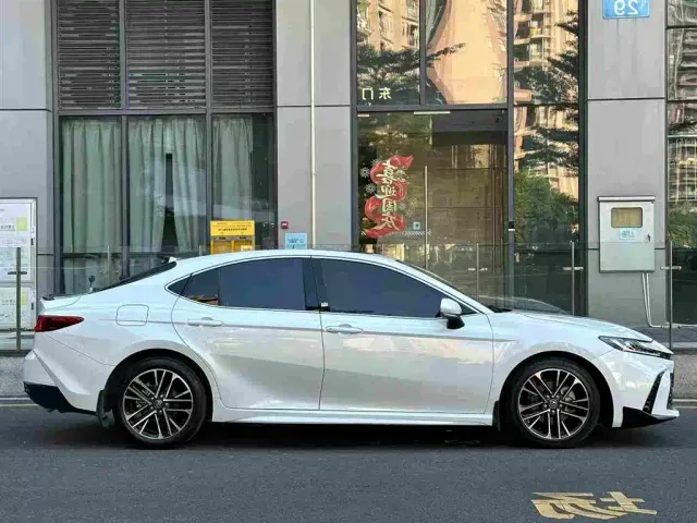 Toyota Camry — Фото автомобиля 4