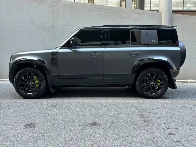 Land Rover Defender — Фото автомобиля 3
