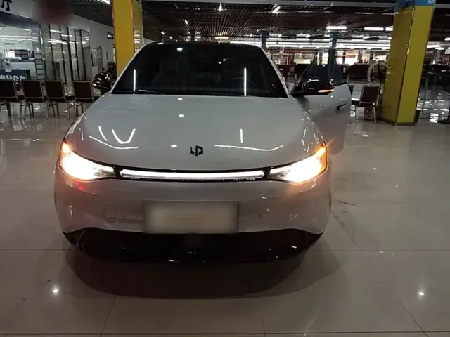 Leapmotor C01 — Фото автомобиля 2