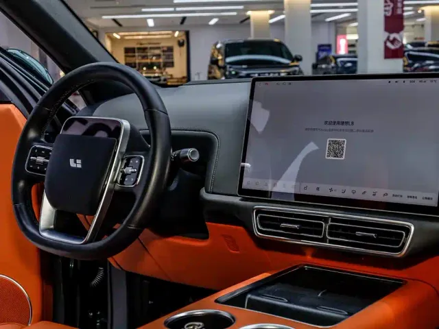 Li Auto L8 — Фото автомобиля 16
