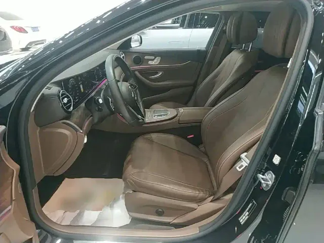 Mercedes-Benz E-Class — Фото автомобиля 14