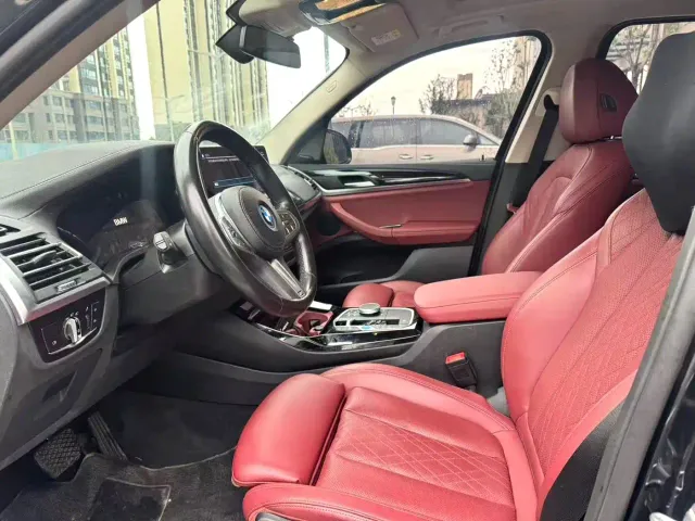 BMW iX3 — Фото автомобиля 4