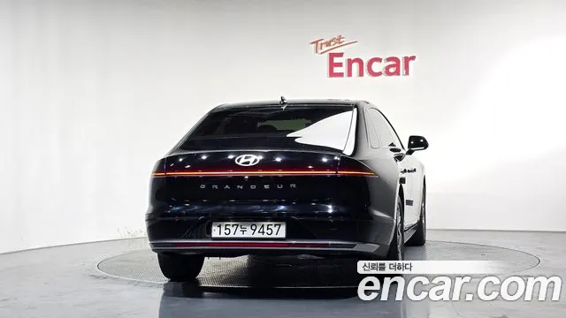 Hyundai Grandeur Grandeur (GN7) 2.5 Бензин 2WD — Фото автомобиля 4