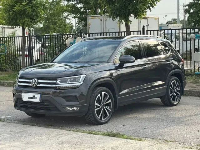 Фотография автомобиля — Volkswagen Tharu