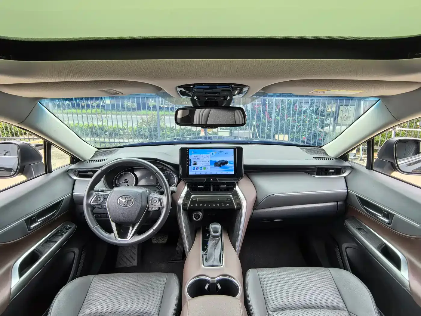 Toyota Lingfang HARRIER 2022 2.0L CVT 2WD Luxury Edition — Фото автомобиля 13