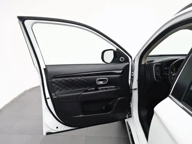 Mitsubishi Outlander — Фото автомобиля 8