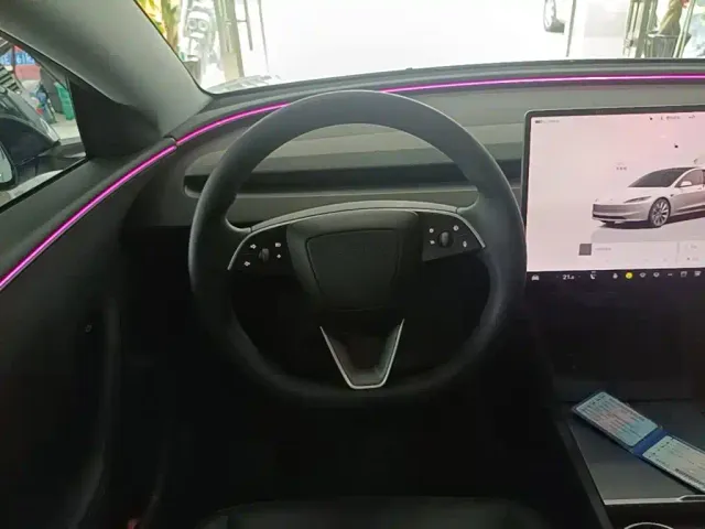 Tesla Model 3 2023 Long Range All-Wheel Drive — Фото автомобиля 10