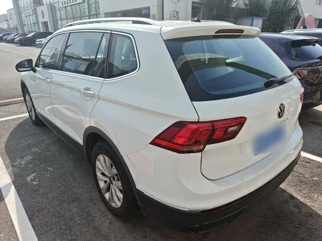 Volkswagen Tiguan L — Фото автомобиля 4