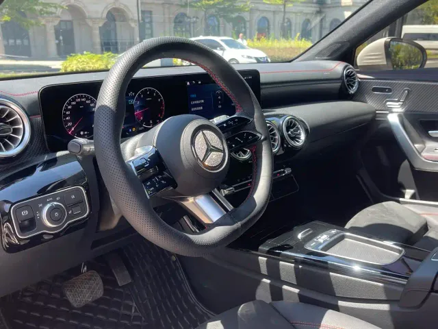 Mercedes-Benz A-Class — Фото автомобиля 11