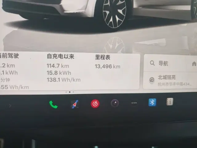 Tesla Model Y L — Фото автомобиля 8
