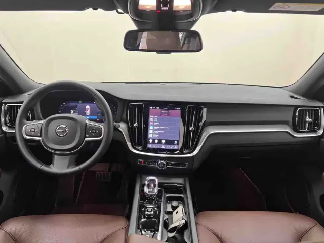 Volvo S60 — Фото автомобиля 17