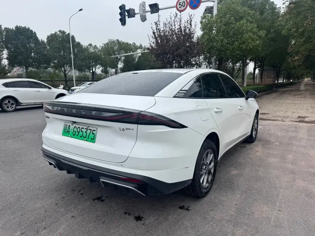 Geely Galaxy L6 — Фото автомобиля 4