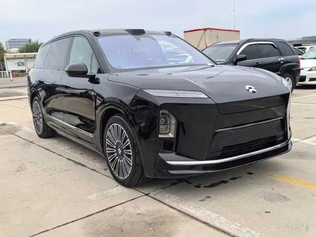 Nio ES8 — Фото автомобиля 2