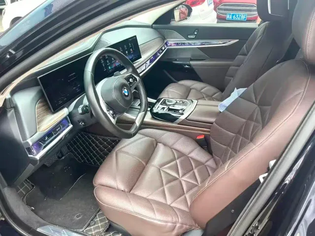 BMW 7 Series — Фото автомобиля 2