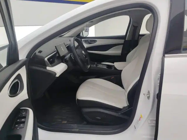 BYD Seal 05 DM-i — Фото автомобиля 9