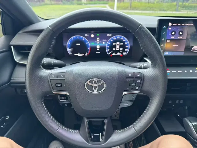 Toyota Camry — Фото автомобиля 13