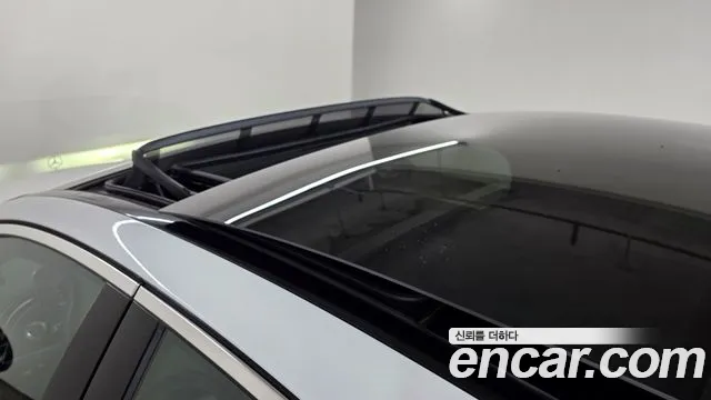 Mercedes-Benz E-Class — Фото автомобиля 12