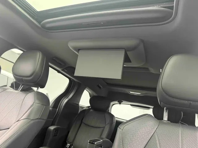 Toyota Sienna — Фото автомобиля 11