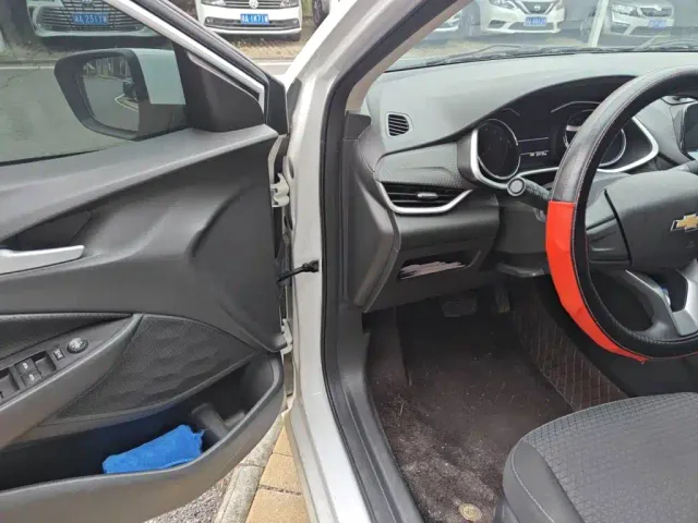 Chevrolet Cavalier — Фото автомобиля 12
