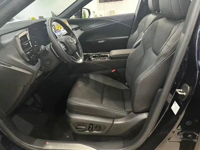 Lexus RX — Фото автомобиля 7