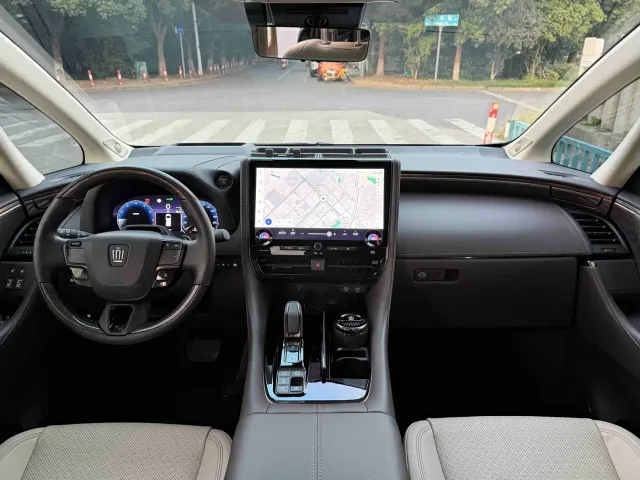 Toyota Vellfire — Фото автомобиля 14