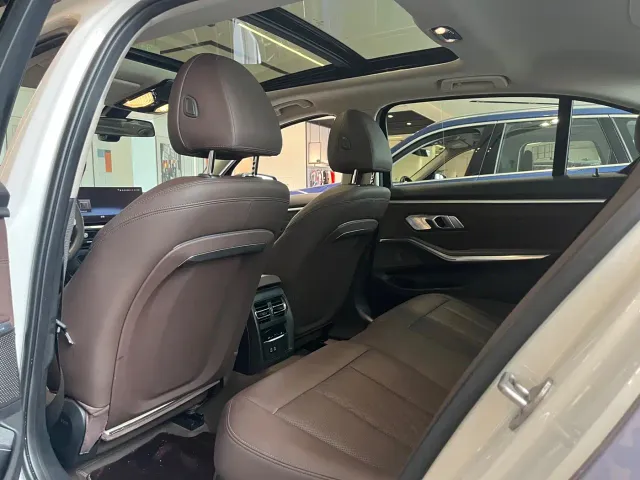 BMW 3 Series — Фото автомобиля 6