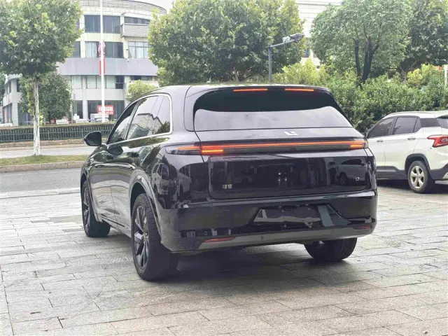 Li Auto L7 — Фото автомобиля 9