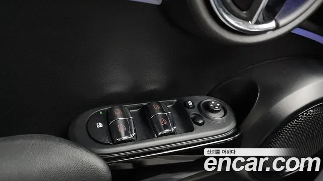 Mini Cooper Cooper 5 дверей Classic — Фото автомобиля 26
