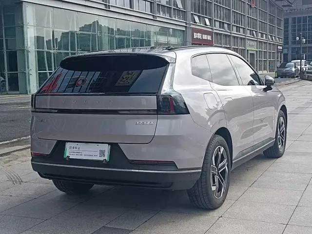 Volvo XC70 Plug-in Hybrid — Фото автомобиля 8