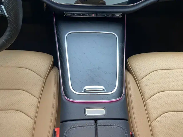 Mercedes-Benz E-Class — Фото автомобиля 23