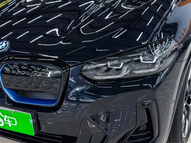 BMW iX3 — Фото автомобиля 6