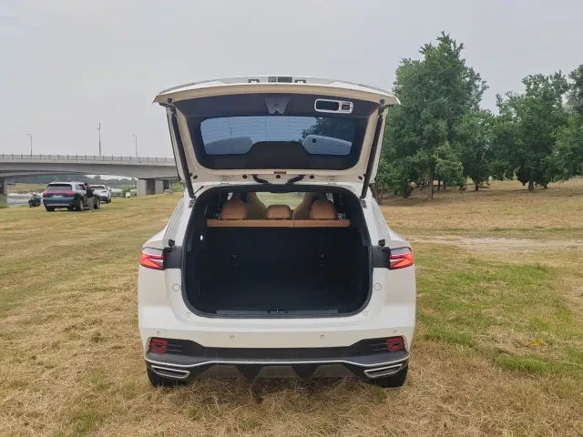Roewe RX5 — Фото автомобиля 18