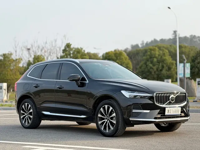 Volvo XC60 — Фото автомобиля 3