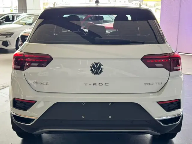 Volkswagen T-Roc — Фото автомобиля 6