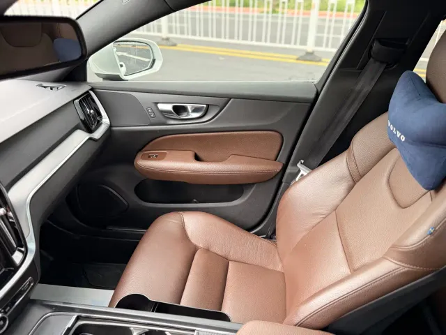 Volvo S60 — Фото автомобиля 28