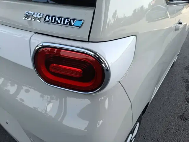 Wuling Hongguang Mini EV — Фото автомобиля 7